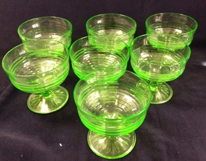 VTG-lot-of-7-green-depression-Hocking-footed-glass-circle-sherbet-dessert-glasse