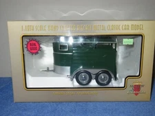 HORSE TRAILER GREEN 1:18 MOTOR CITY CLASSICS OPENING REAR DOORS, HIGH DETAIL