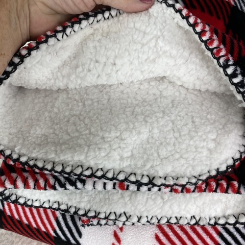 NWT VICTORIA'S SECRET Pink Red Plaid Sherpa Fleece Blanket 50X60inch 2021. - Picture 3 of 5