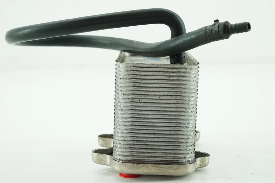 Radiador enfriador de aceite de motor Porsche Boxster 986 2000-2004 99610702557 Foto 4 de 4