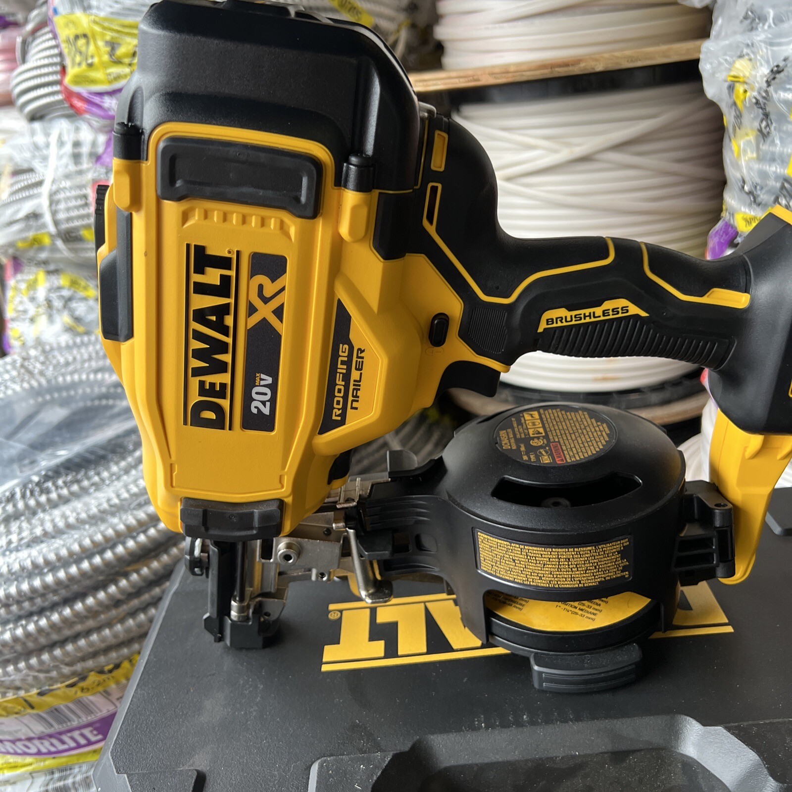 DeWalt DCN45RNB 20V MAX 15Degree Brushless Cordless Coil Roofing