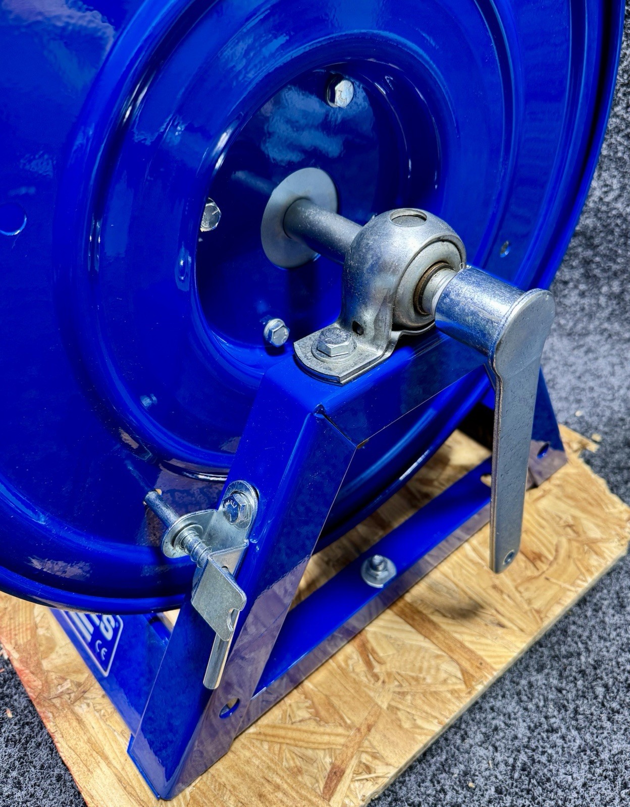 Coxreels 1125-4-100 Hand Crank Steel Hose Reel 1/2” x 100' 3,000 PSI