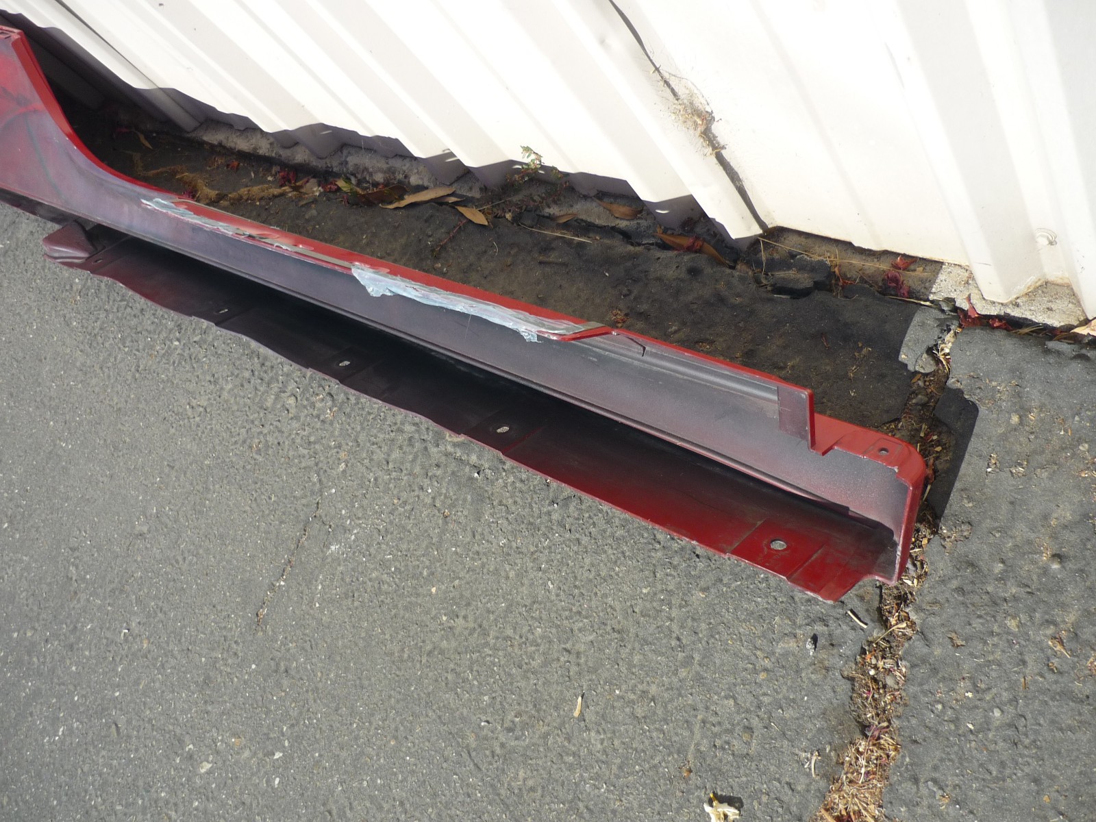 Ferrari 458 Italia, Spider - LH Rocker Panel/ Side Skirt Red - P/N 83243310