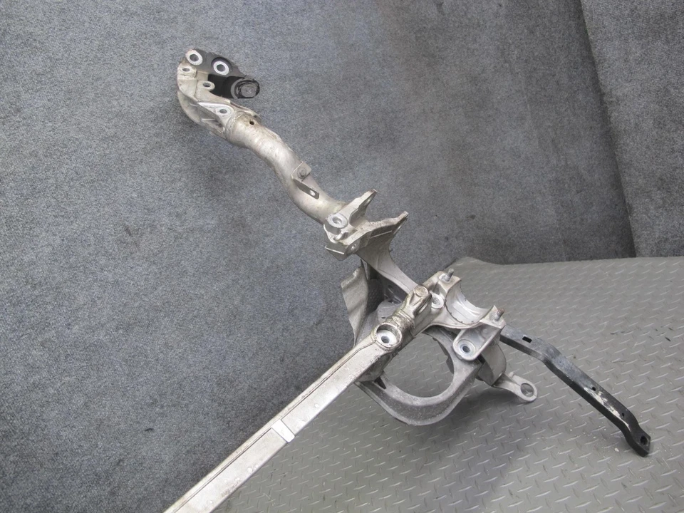 Porsche Macan 95B 2015-2018 suspensión delantera travesaño portaaviones 95B399315B Foto 4 de 4