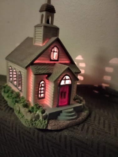 Vintage FLOCKED Avon Church lighted Christmas Village - Bild 8 von 10