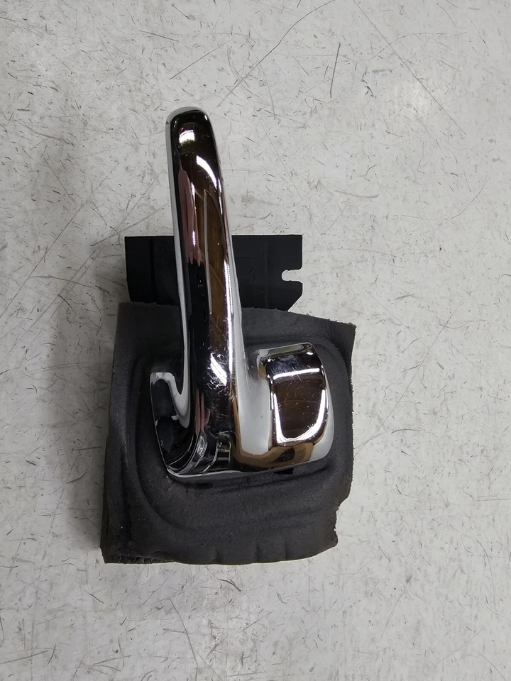 Manija de puerta cromada interior para pasajero derecho Lincoln Town Car OEM 1995 1996 97 9142 Foto 2 de 4