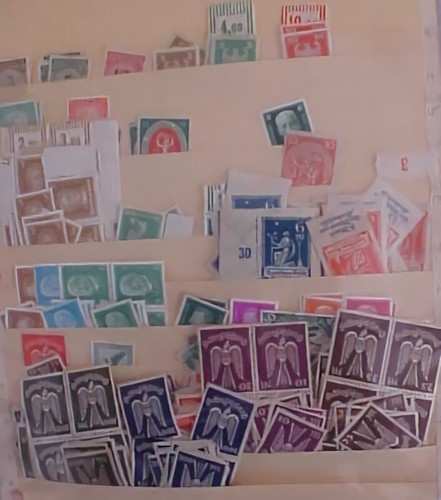 DEUTSCHE 650 BRIEFMARKEN ENTHÄLT 80 VERSCHIEDENE NEUWERTIG LICHT SCHARNIERT