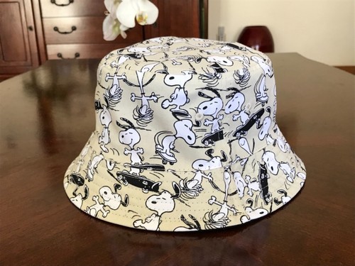 SNOOPY HAT Size L/60 REVERSIBLE NEW 
