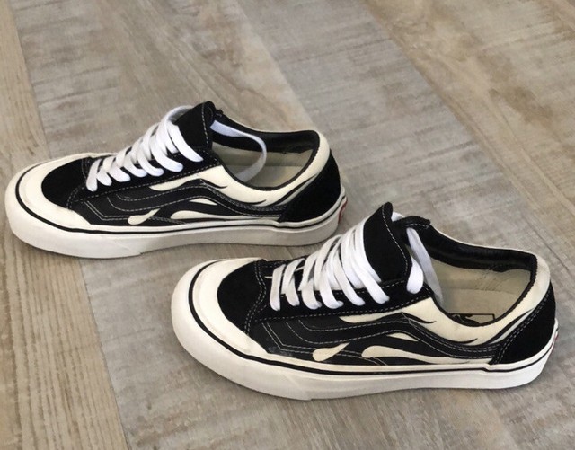 vans style 36 decon flame