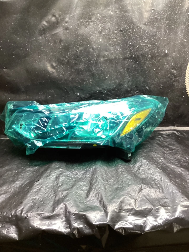 OEM NEW 2017-2020 Chevrolet Trax Head Light Lamp Assembly Driver Side 42771351 - Image 3 of 4