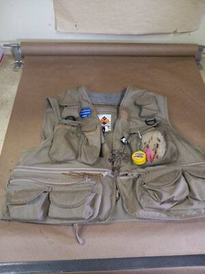 VTG Columbia Sportswear Fishing Vest Utility Pockets Loaded w/fishing gear XL