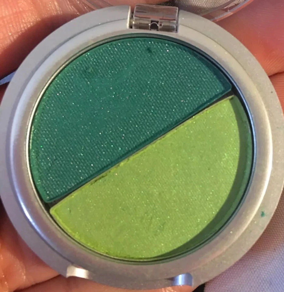 Me Me Me MeMeMe Beautifully You Duo 3 Green Goddess EYE SHADOW Full Size Rare - Imagem 2 de 3