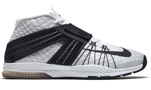 nike zoom train toranada