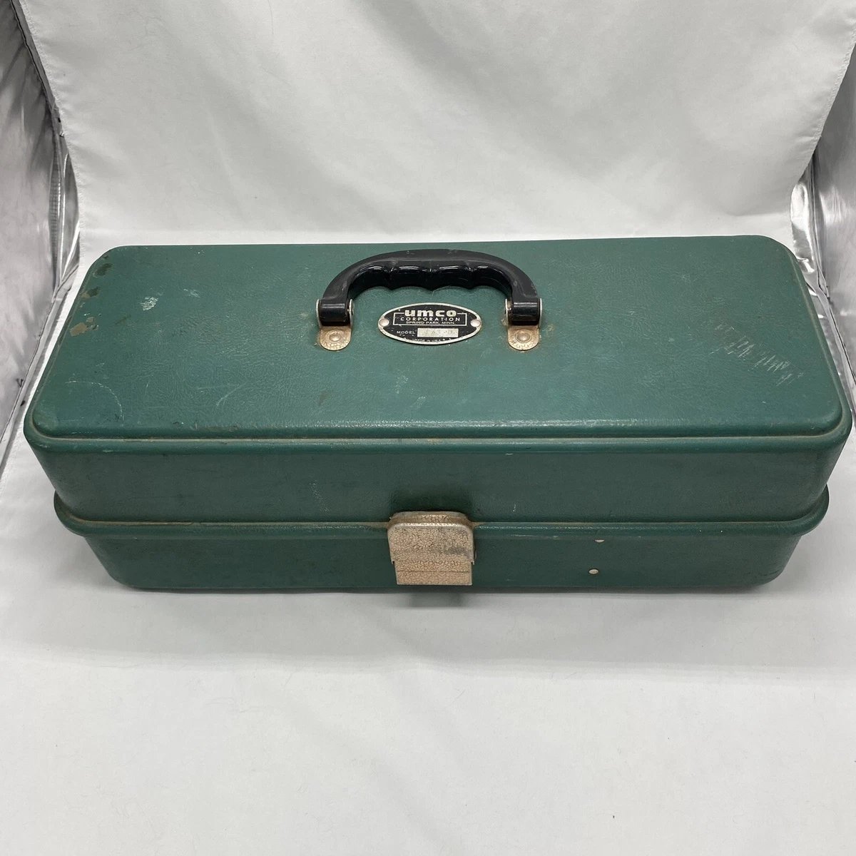 Vintage fishing tackle box UMCO Corp Three tray green 173-U Used Made in USA