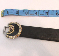 CHICO'S 100 BLACK LEATHER FRONT MEDALLION HOOK BUCKLE SIZE MEDIUM 39"x1.5" BELT