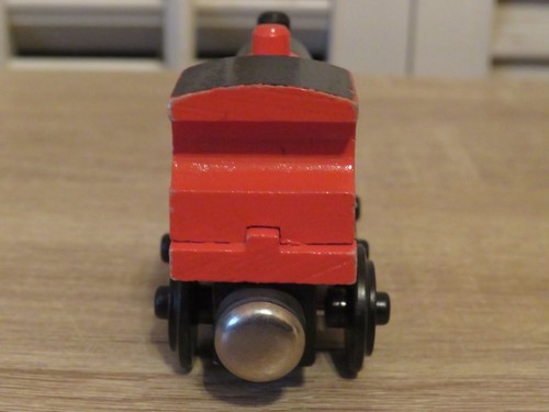 Thomas & Friends Holz Tankmotor JAMES & TENDER Zug FLACHMAGNETE, HEFTKLAMMERN - Bild 4 von 13