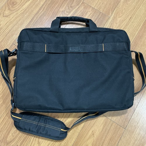 Solo New York Ace Slim Briefcase for 13'' To 15'' Laptop used Lightly with Strap - Picture 5 of 16