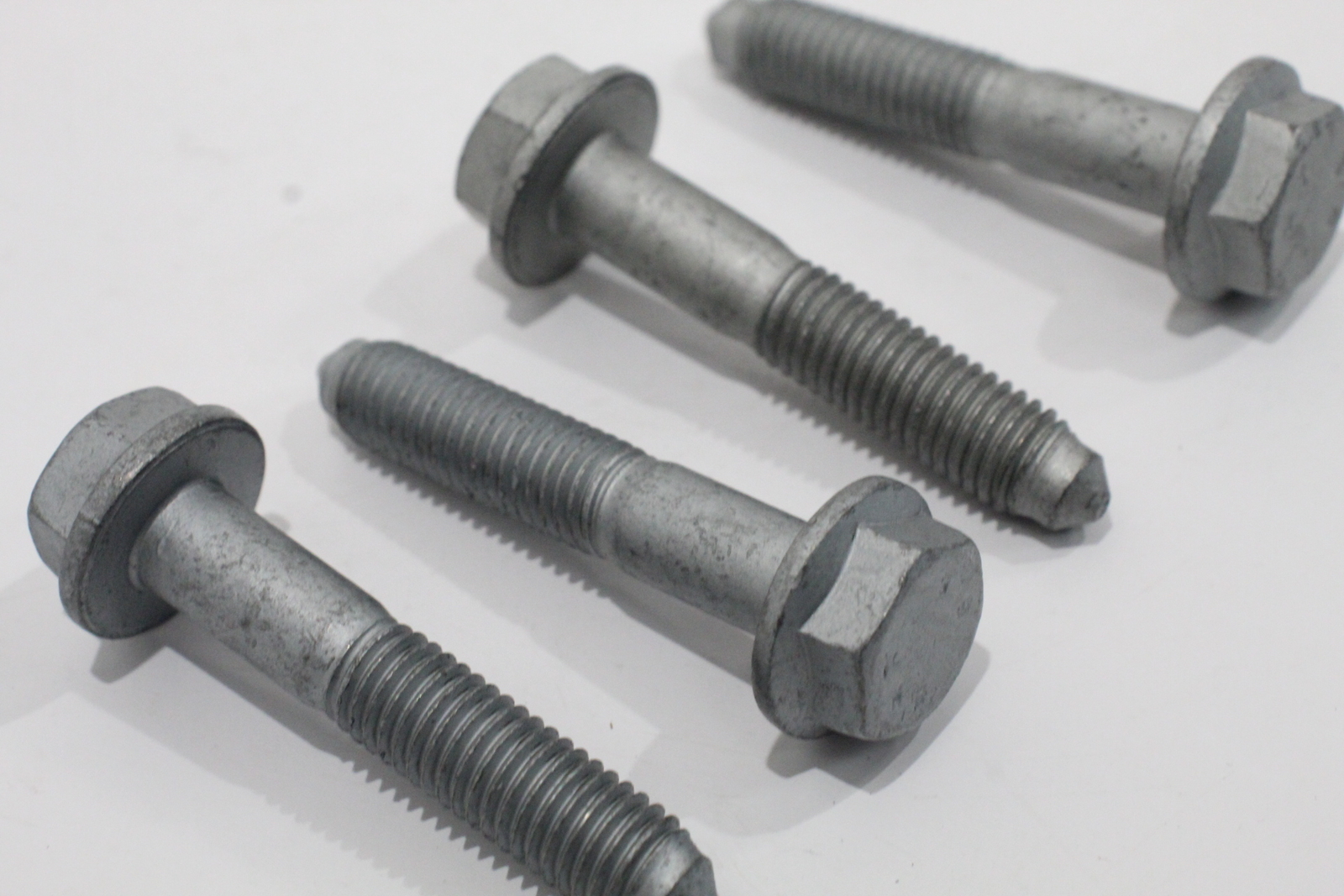 VW Golf 5K MK6 Engine Mount Mounting Bolts Set of Four M10x55x32 New