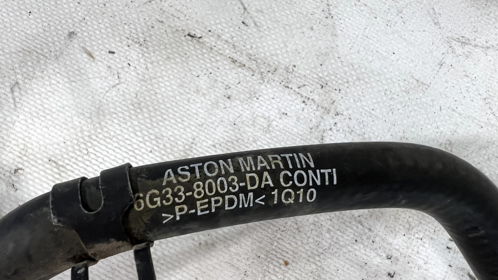 ASTON MARTIN V8 VANTAGE 4.3L ENGINE COOLANT COOLING HOSE TUBE PIPE OEM 2011✔️