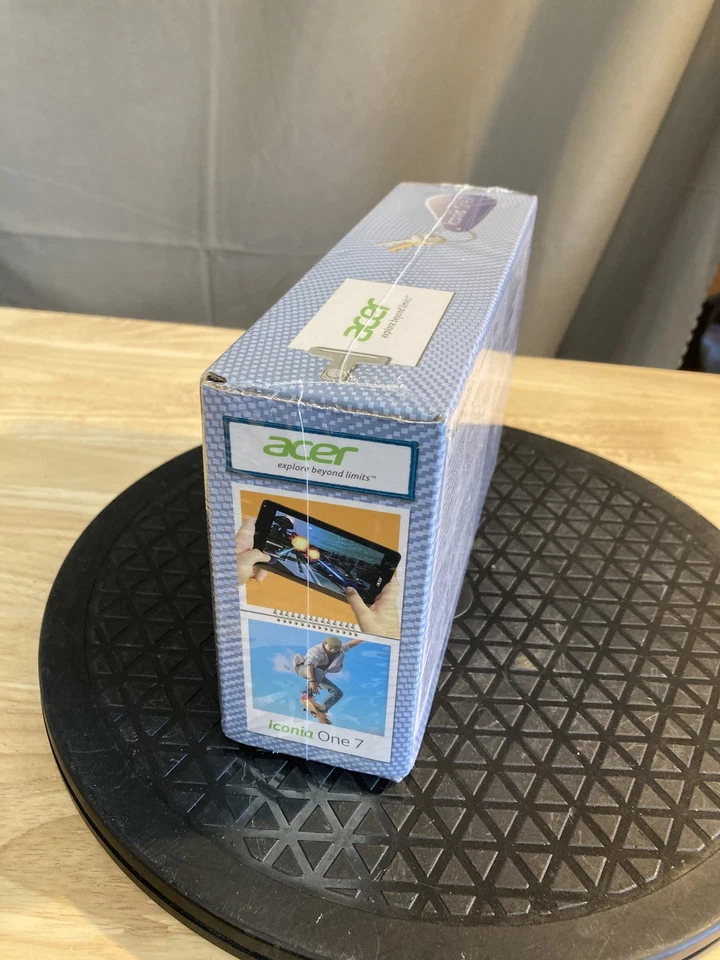 NEW Acer Iconia One 7 B1-730 8GB, Wi-Fi, 7in - Black - Image 2 of 4