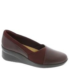 NWT Clarks Women's Suttyn Walk Wine Leather Loafer   Size 7W