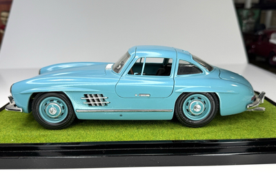 1954 Mercedes Benz 300SL Gullwing 1:18 Bburago Light Blue Diecast