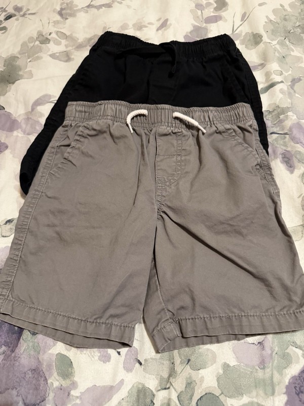 Boys Shorts Gray And Black Size Small 4/5
