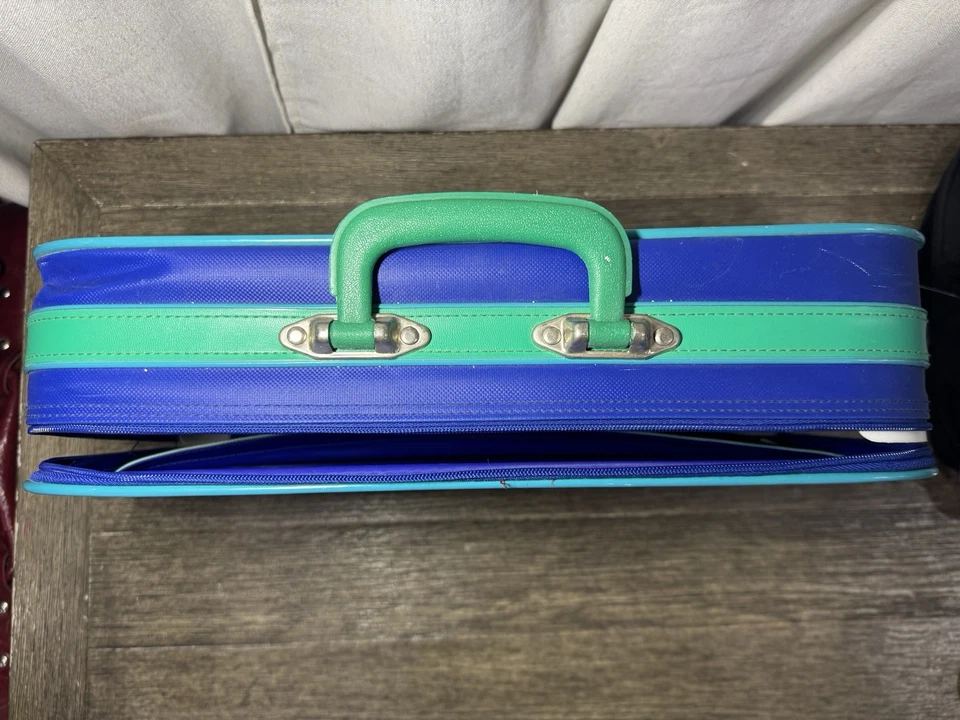 Bolsa de equipaje de vinilo para pasar la noche Flomo Football 1994 CL-FB20S 18 x 11,5 x 4,5 difícil de encontrar Foto 2 de 4