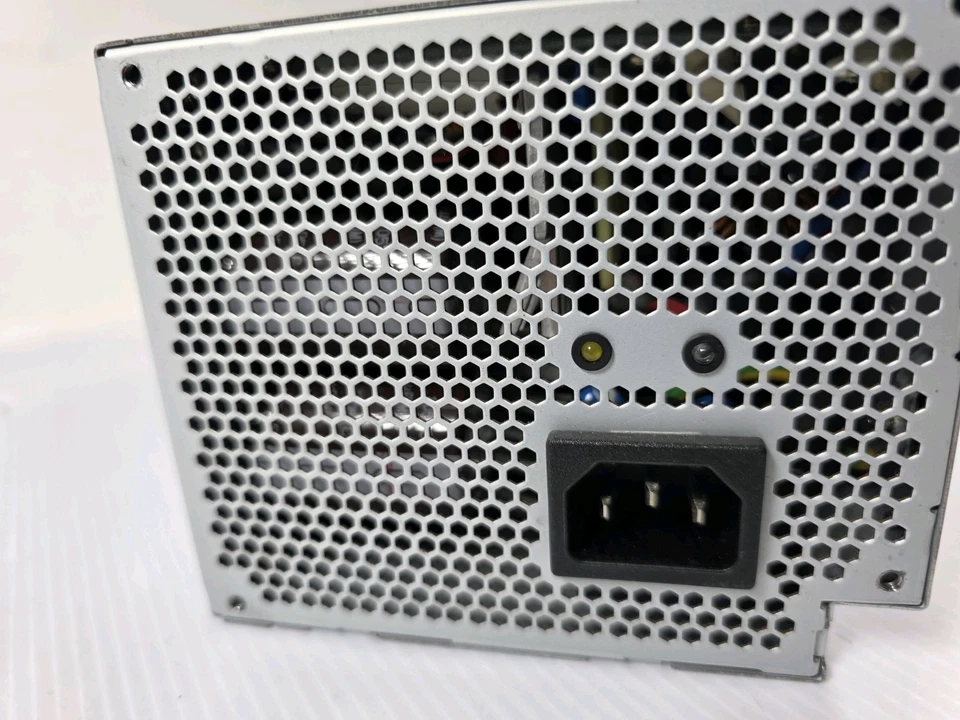 Lenovo FSP800-90WSE 800W 80 Plus Gold Netzteil getestet - Bild 3 von 4