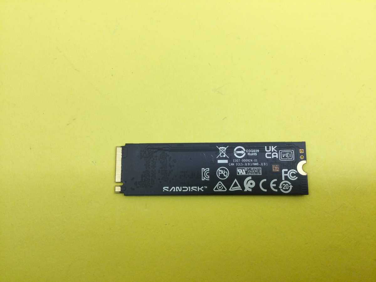 WD Black SN8100 4TB NVMe PCIe 5.0x4 M.2 2280 SSD WDS400T1X0M New