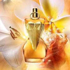 Jean Paul Gaultier Divine Eau de Parfum Spray...