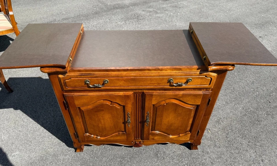 Aparador, bar Ethan Allen Country comedor francés abatible servidor 23-6315 Foto 2 de 4