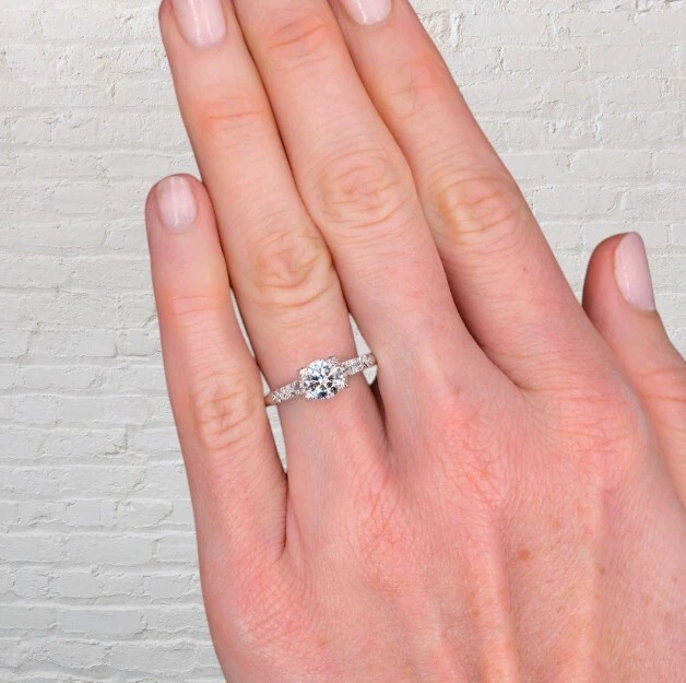 18k Gold Diamond Ring Lab Grown Round 1.20 Carat IGI Certified White Size 5 6 7 - Image 2 of 4