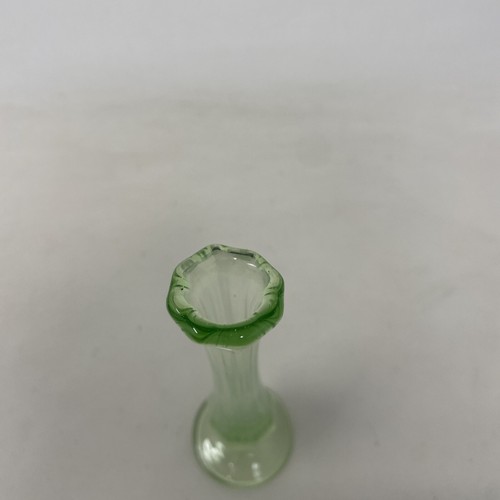 Vintage Mid Century Modern Green Swung Glass Vase 8.5” - Picture 4 of 8
