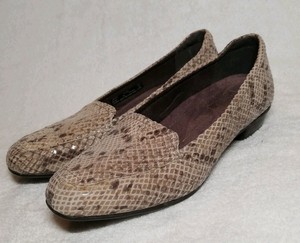 clarks timeless loafer