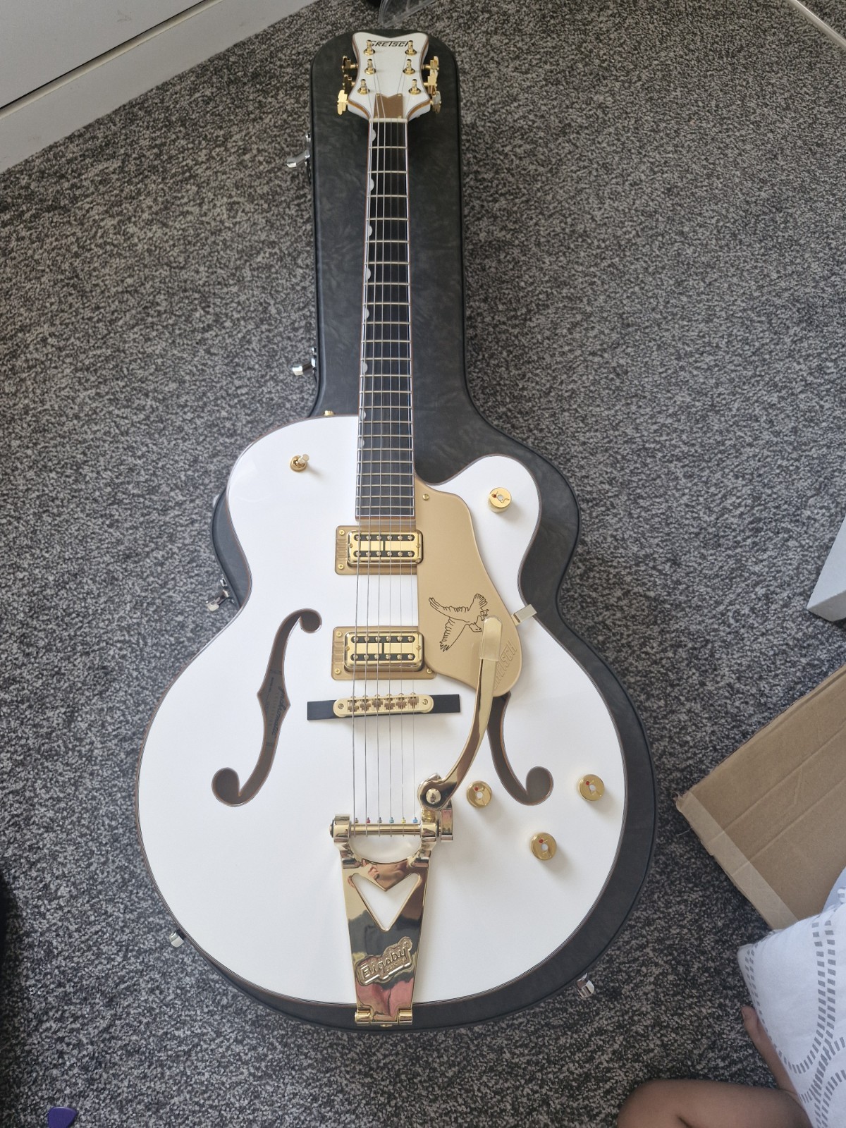 Gretsch White Falcon Synchromatic Electric Guitar with Hard Case