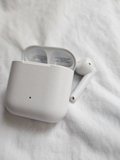 Apple AirPods Wireless Bluetooth 1st gen In-Ear Earbuds White with Charging Case