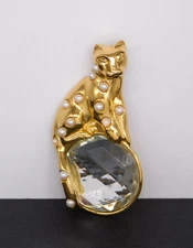 HTF Vtg TRIFARI Faux Pearl Leopard Panther Atop Ball Clear Lucite FOR REPAIR