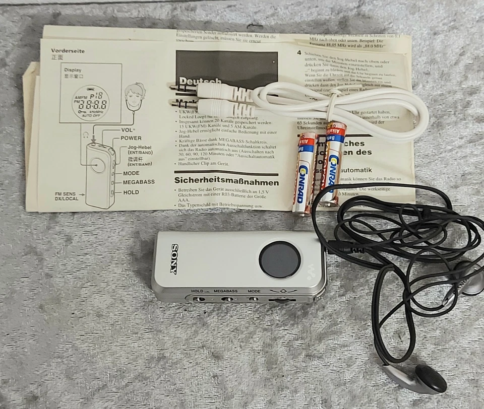 Sony SRF M97 Walkman mit Anleitung und Kopfhörer