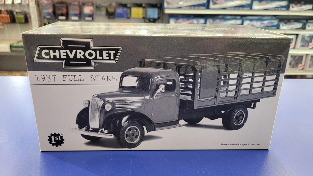 Chevrolet Red 1937 Vehicle Year Vintage Manufacture Diecast Cars