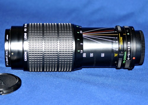 Appareil photographique Canon T90 et accessoires en parfaites conditions. - Photo 7 sur 12