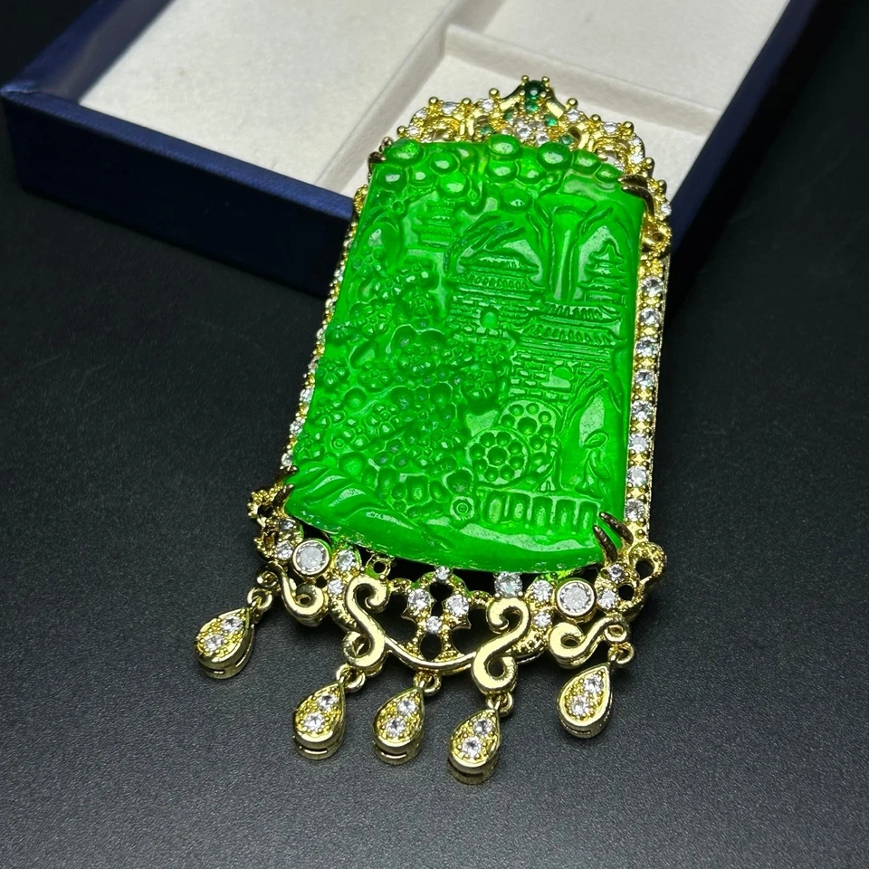 Colgante y collares de paisaje tallado jadeíta verde hielo real natural alto Foto 2 de 4