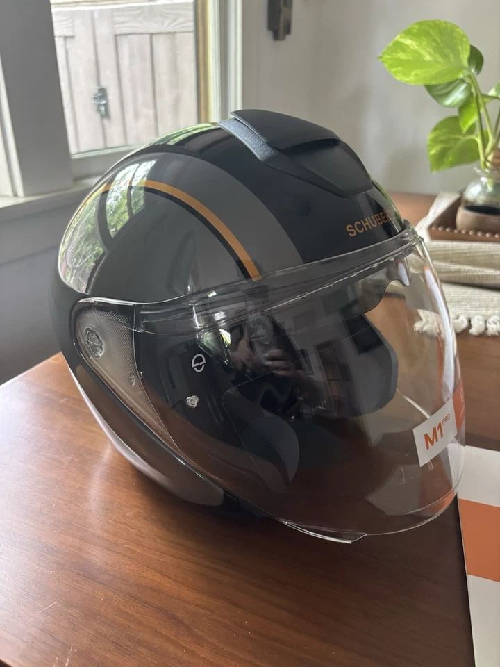 舒伯特 M1 Pro C4 摩托车头盔 S 码,从未使用过。 标签。 黑色 — 第 2/4 张图片