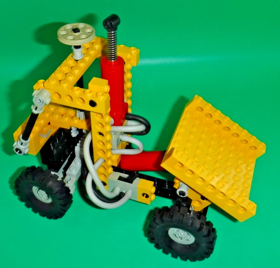 LEGO Technic 8040 Universal Building Set, photo 3 of 5