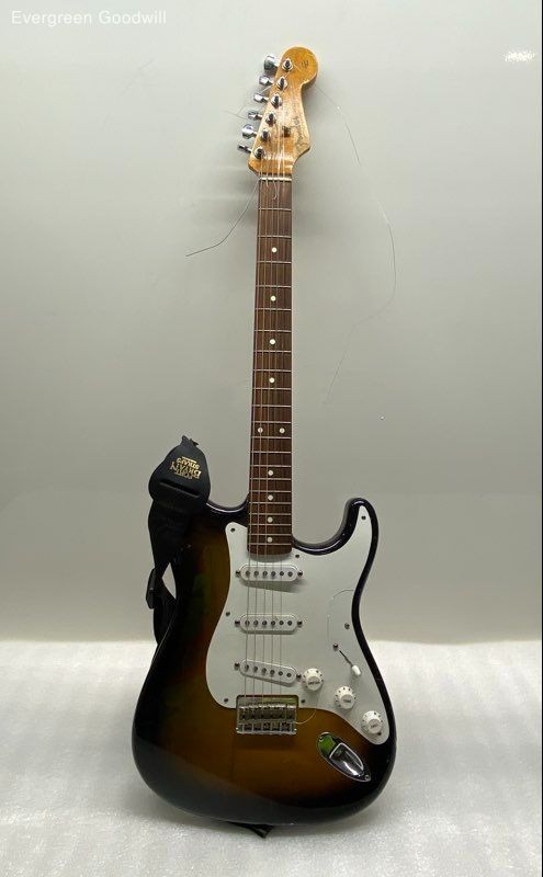 Vintage Modern Reissue Fender Stratocaster w/ Synchronized Stem & Contour Body