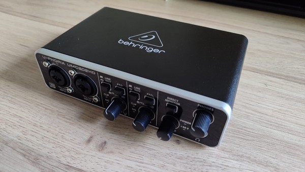 INTERFAZ DE AUDIO Behringer U-PHORIA UMC202HD