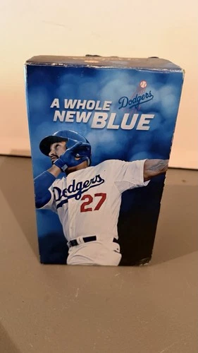 Baseball bobblehead figure