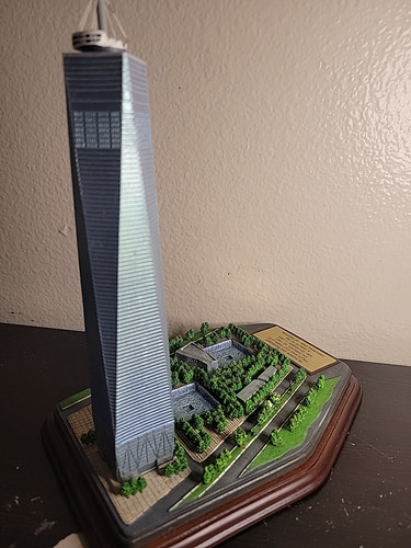The Danbury Mint ONE WORLD TRADE CENTER Gedenkskulptur. SIEHE BESCHREIBUNG - Bild 23 von 24