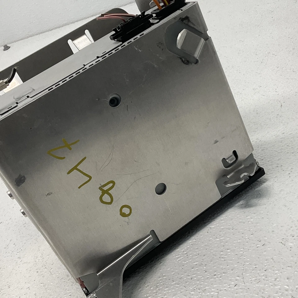 Cambiador de discos CD Mercedes-Benz E300 2008 con soporte A2115457940 OEM Foto 4 de 4