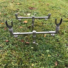 2 x 20-30cm Rod Buzz Bars + 2 T BAR 20-30CM Bank sticks 2 Rod Set + 2 U Rests 